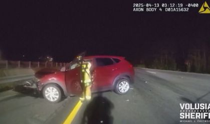 Policiais escapam de atropelamento por pouco na Flórida; veja vídeo