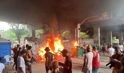 Imagem de destaque do post: Vídeo: moradores da Favela do Moinho fazem protesto contra operações da PM