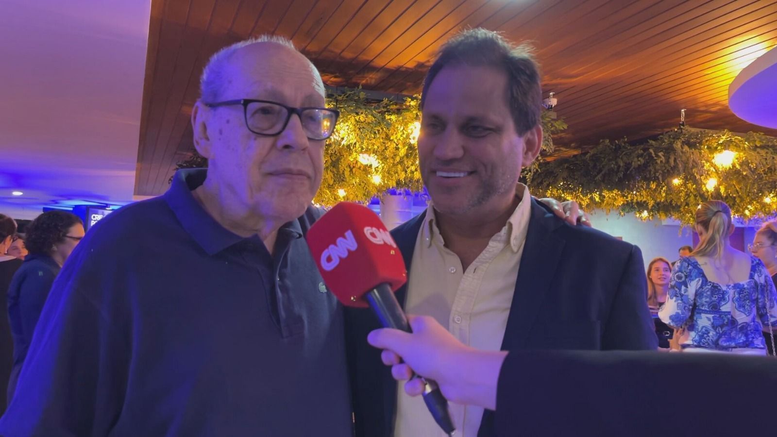 Obra é organizada pelo crítico de arte Paulo Herkenhoff (e)