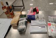 Casal é preso no aeroporto de BH com canetas de medicamento emagrecedor