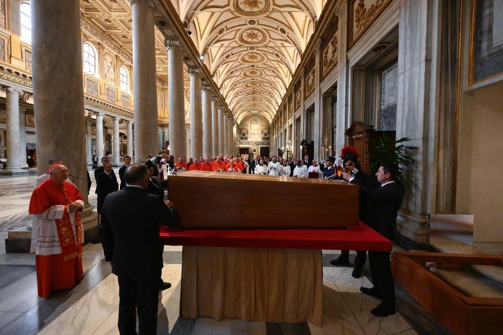 Sepultamento do papa Francisco
