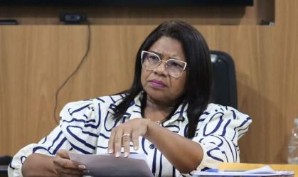 Prefeita de Parnamirim é vítima de racismo e ameaças de morte, no RN