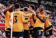 Wolves vencem United pela Premier League e batem feito de 1970