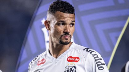 Zé Ivaldo, do Santos, comemorou de forma provocativa contra o Atlético-MG