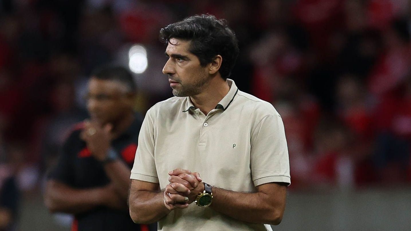 Abel Ferreira em jogo do Palmeiras contra o Internacional