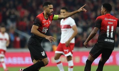 Líder, Athletico-PR supera CRB em duelo de times do G4 da Série B