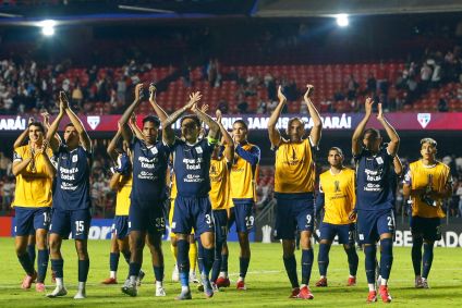 Jogadores do Alianza Lima comemoram empate contra o São Paulo no Morumbis, pela Libertadores