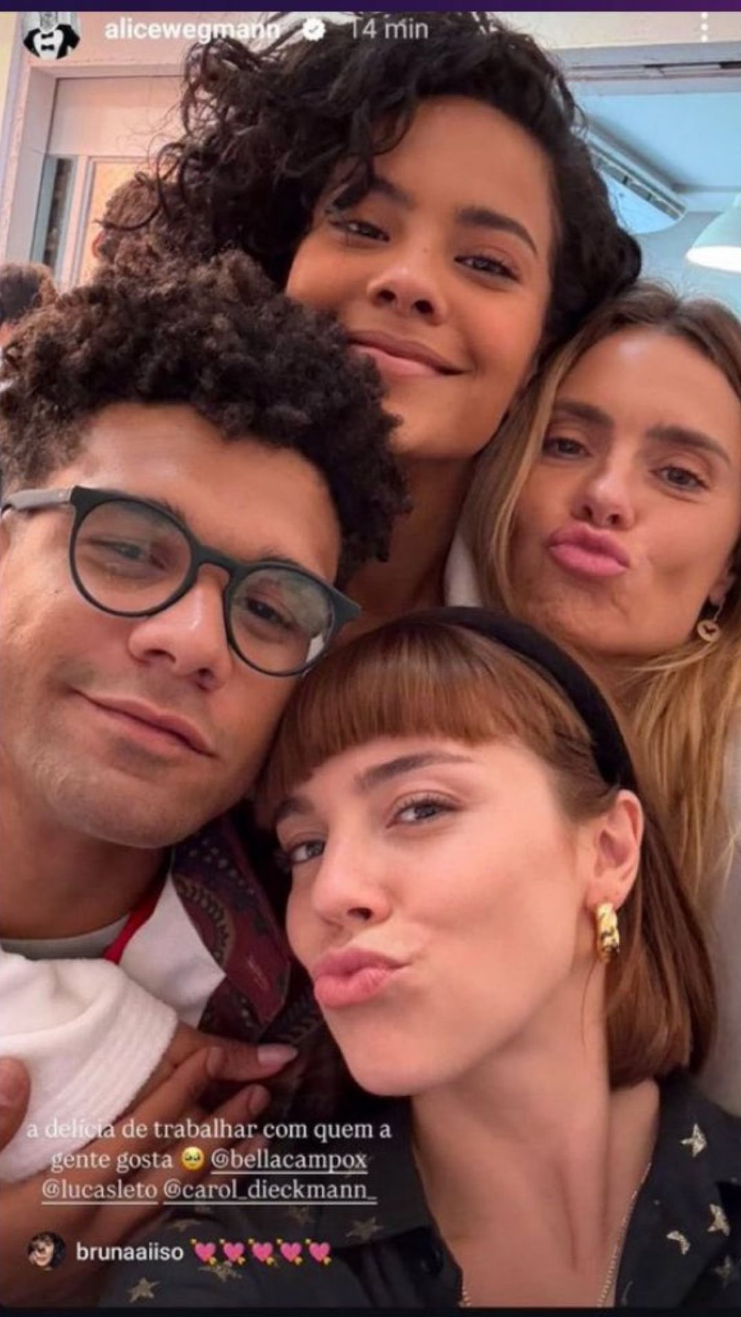 Alice Wegmann posta foto com colegas de elenco de "Vale Tudo" • Instagram/Alice Wegmann