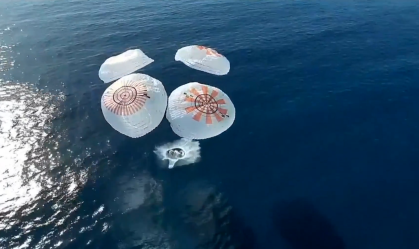Turistas espaciais da missão da SpaceX voltam à Terra; veja o momento