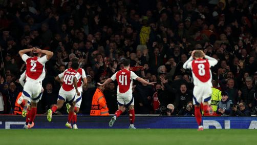 Jogadores do Arsenal comemoram gol de Rice contra o Real Madrid
