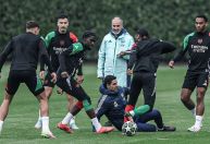 Real Madrid x Arsenal: Arteta dá carrinho e quase "machuca" atacante