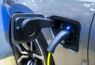 Alcance dos carros elétricos nem sempre corresponde ao anunciado; por quê?