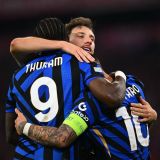 Jogadores da Inter de Milão comemoram gol contra o Bayern