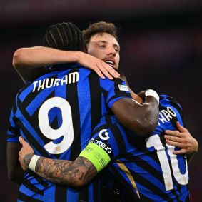 Jogadores da Inter de Milão comemoram gol contra o Bayern