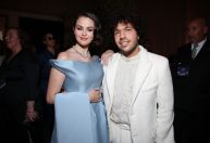 Linguagem do amor de Selena Gomez e Benny Blanco é combinar looks; veja