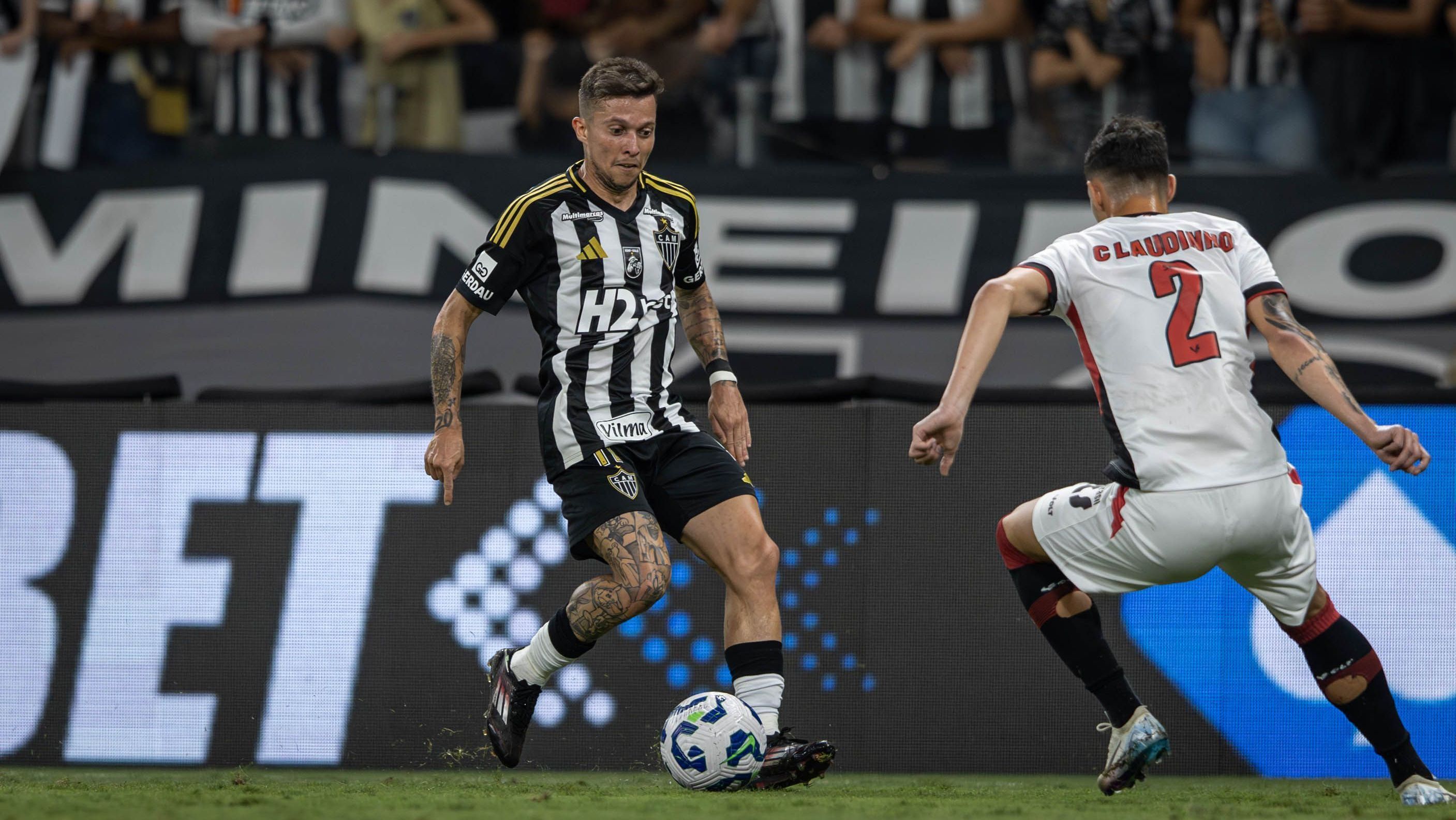 Bernard, do Atlético-MG, em partida contra o Vitória
