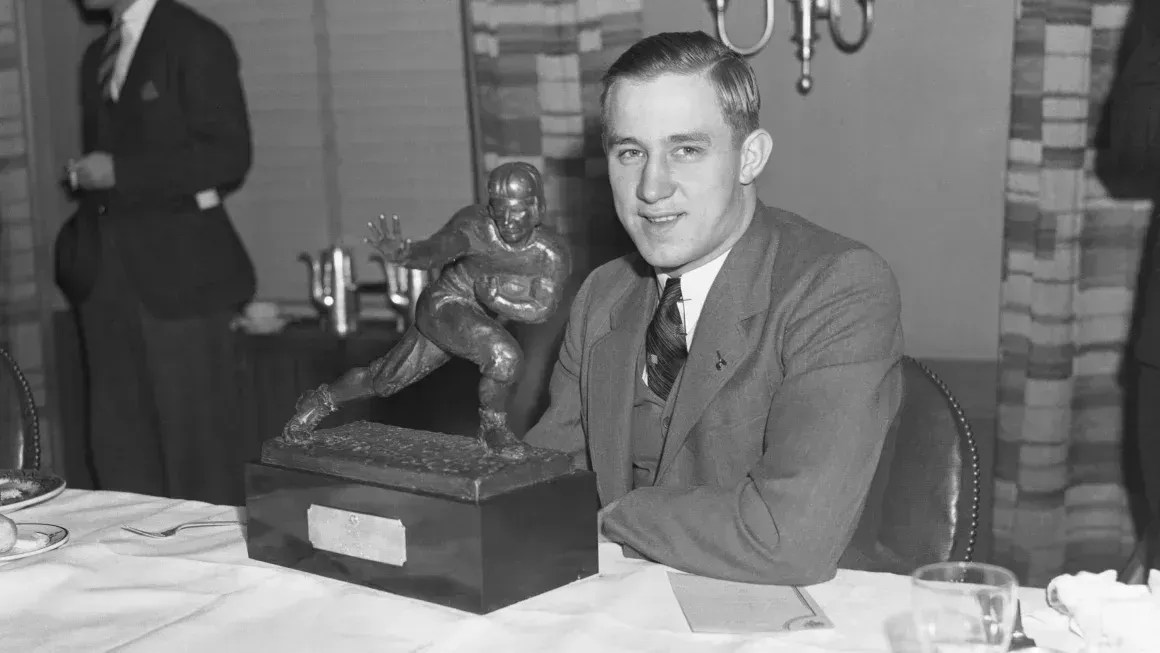 Jay Berwanger foi o primeiro vencedor do troféu Heisman e o primeiro jogador a ser draftado na NFL