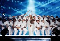 "Cowboy Carter": primeiro show da turnê de Beyoncé tem touro mecânico