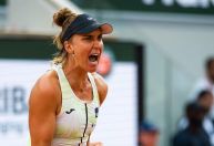 Bia Haddad volta a vencer após três meses e avança no Madrid Open