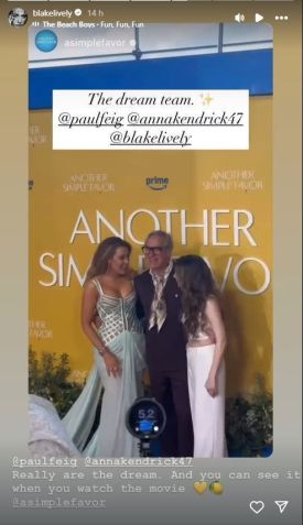 Blake Lively posa com Paul Feig e Anna Kendrick na pré-estreia de "Outro Pequeno Favor" • Instagram/Blake Lively