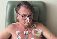 Obstrução intestinal de Bolsonaro é resultado da facada de 2018, diz médico