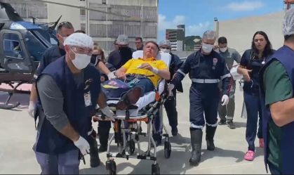 Após mais de 10h, Michelle diz que cirurgia de Bolsonaro "ainda não acabou"