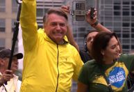 Bolsonaro volta a usar colete à prova de balas em ato pró-anistia em SP
