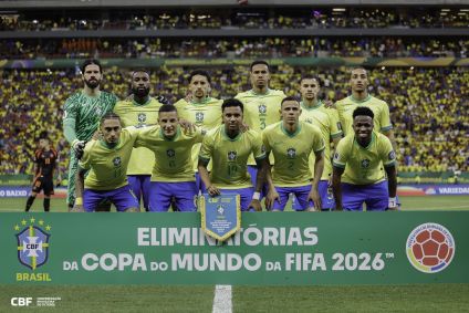 Seleção Brasileira posa ante do duelo com a Colômbia no Mané Garrincha