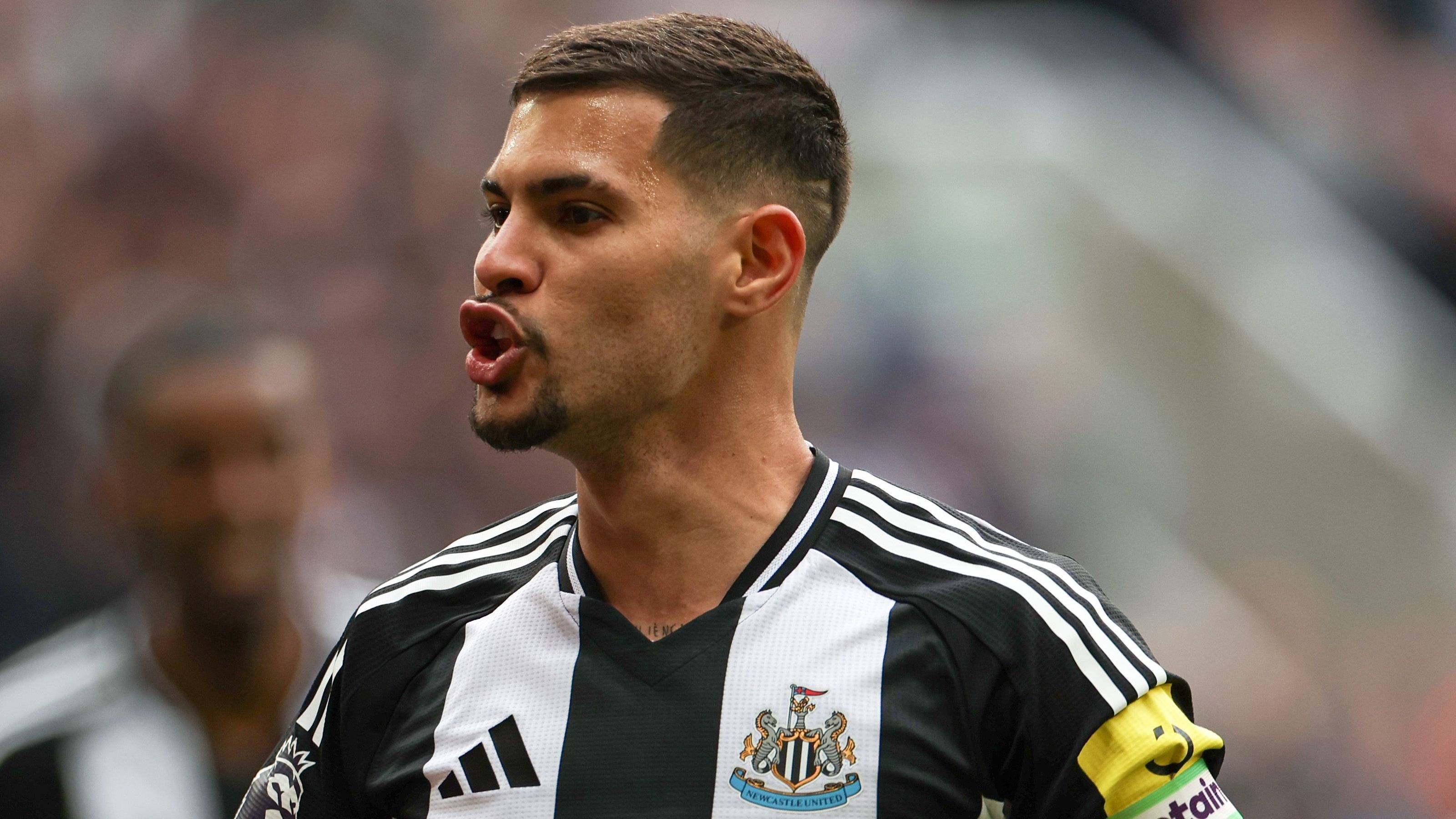 Bruno Guimarães está perto de retorno ao Newcastle após dois meses