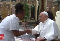 Emocionada, Cacau Protasio lembra encontro com papa Francisco: "Ele é amor"