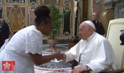 Cacau Protasio relembra encontro com papa Francisco
