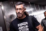 Técnico Pedro Caixinha é demitido do Santos após sequência ruim