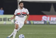 Calleri passa por cirurgia, e São Paulo atualiza situação do atacante