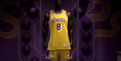 Camisa usada por Kobe Bryant na estreia do Los Angeles Lakers