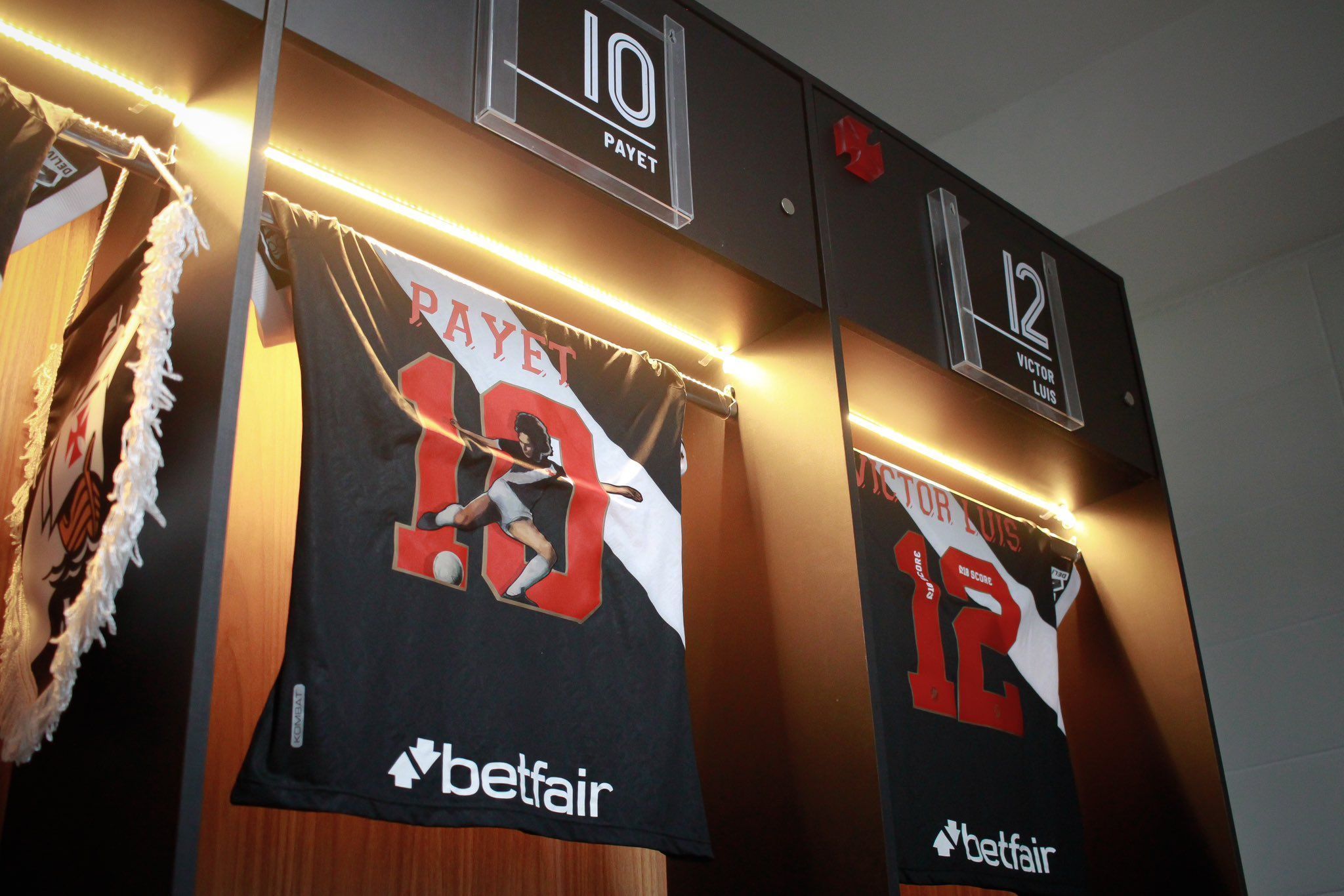 Camisa 10 do Vasco em homenagem a Dinamite • Matheus Lima/Vasco