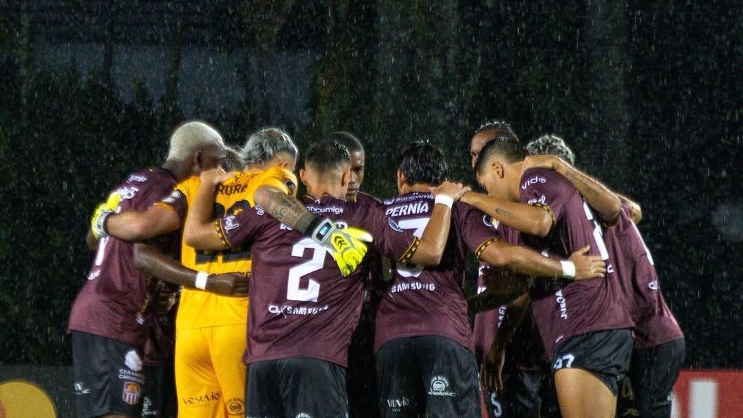Carabobo em jogo contra a Universidad de Chile