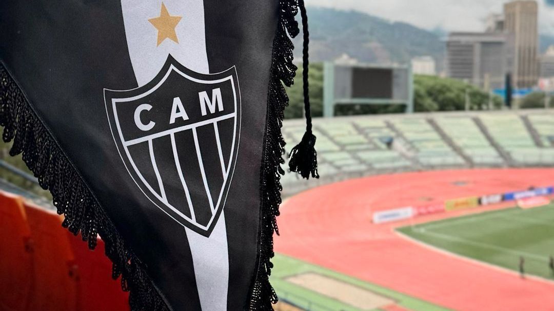 Flâmula do Atlético-MG no estádio antes da partida contra o Caracas, na Venezuela