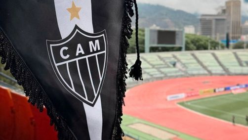 Flâmula do Atlético-MG no estádio antes da partida contra o Caracas, na Venezuela