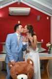 Silvia Abravanel, uma das filhas do apresentador Silvio Santos, se casou no civil com o cantor sertanejo Gustavo Moura