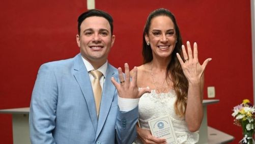 Silvia Abravanel, uma das filhas do apresentador Silvio Santos, se casou no civil com o cantor sertanejo Gustavo Moura
