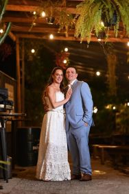 Silvia Abravanel, uma das filhas do apresentador Silvio Santos, se casou no civil com o cantor sertanejo Gustavo Moura