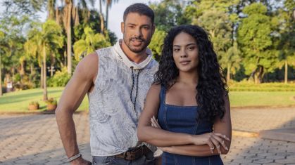 Maria de Fátima (Bella Campos) e César (Cauã Reymond)