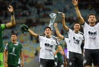 Jogadores do Central Córdoba comemoram vitória no Maracanã com funk; veja