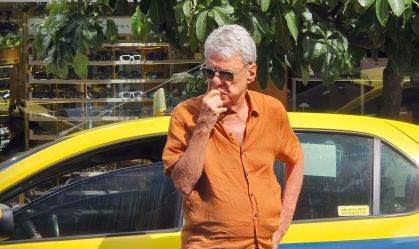 Caetano Veloso em Ipanema, no Rio de Janeiro