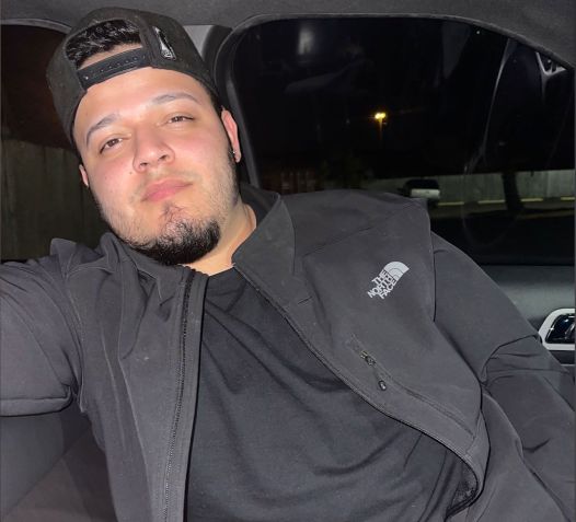 Kilmar Armando Abrego Garcia foi deportado por engano pelo governo Trump e enviado para o CECOT, a notória mega prisão de El Salvador. • Cortesia de Jennifer-Vasquez via CNN Newsource