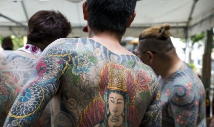 Criminosos da Yakuza no Japão são presos por atuar perto de biblioteca