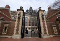 Professores de Harvard processam governo Trump por ameaça de corte de verba