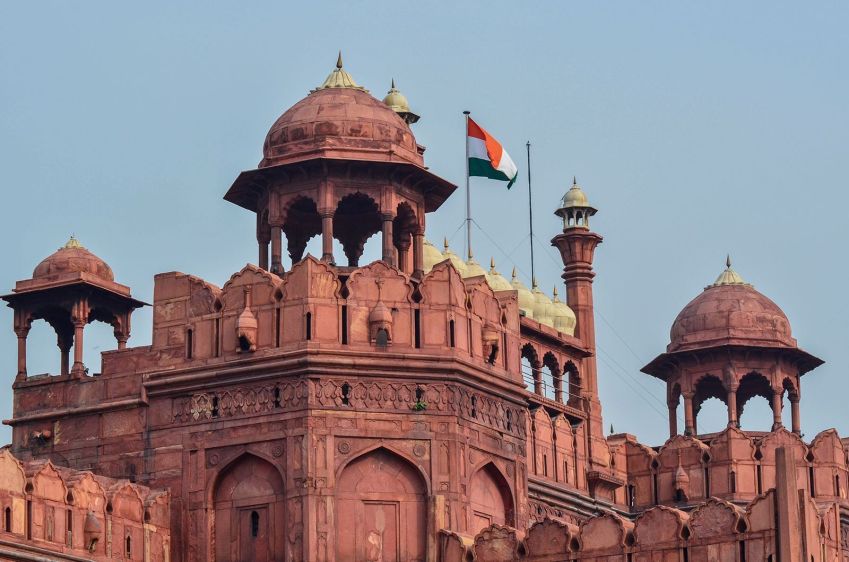 O Forte Vermelho foi construído pelo imperador Shah Jahan em meados do século XVII e continua sendo uma das atrações turísticas mais famosas da Índia. • CNN Newsource