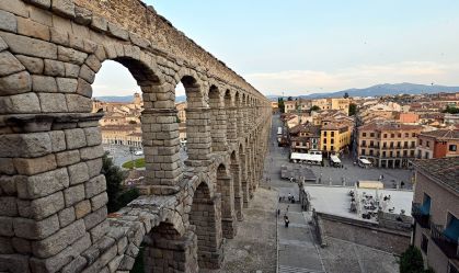 Turista britânico morre após cair de monumento famoso na Espanha