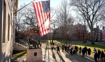 Análise: Entenda por que o governo Trump está mirando universidades dos EUA